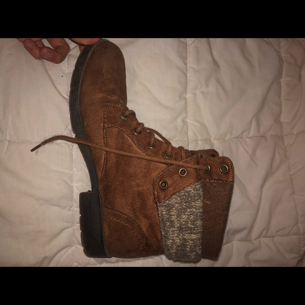 Boots - Picture 2 of 4
